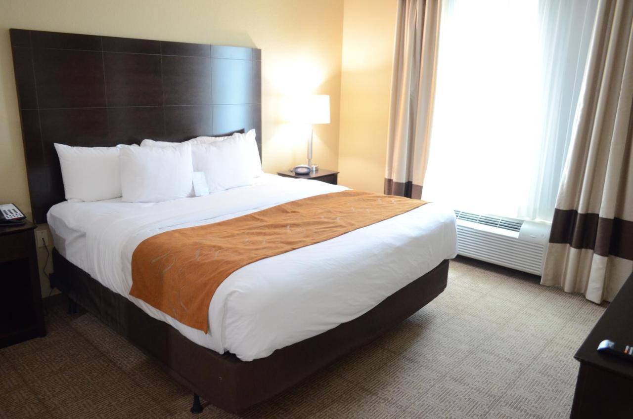 คอมฟอร์ต สวีท นอร์ทเวสต์ - ไซ - แฟร์ Hotel ไซเปรส ภายนอก รูปภาพ