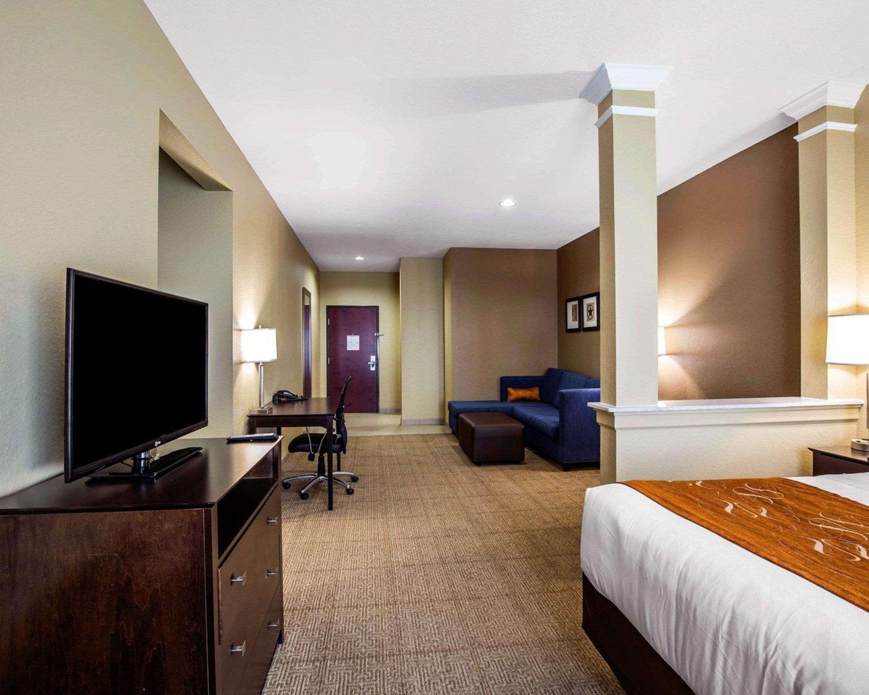 คอมฟอร์ต สวีท นอร์ทเวสต์ - ไซ - แฟร์ Hotel ไซเปรส ภายนอก รูปภาพ