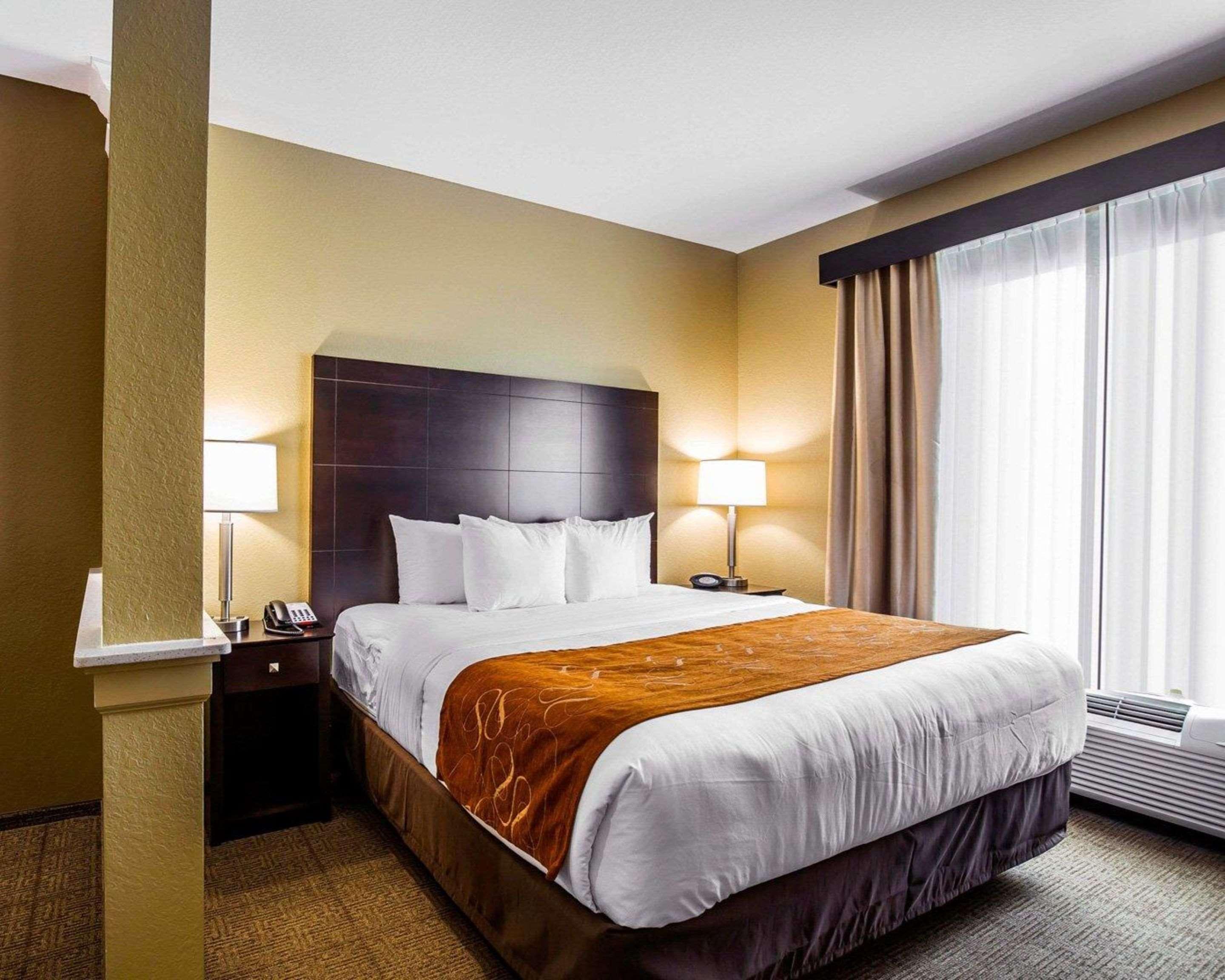 คอมฟอร์ต สวีท นอร์ทเวสต์ - ไซ - แฟร์ Hotel ไซเปรส ภายนอก รูปภาพ