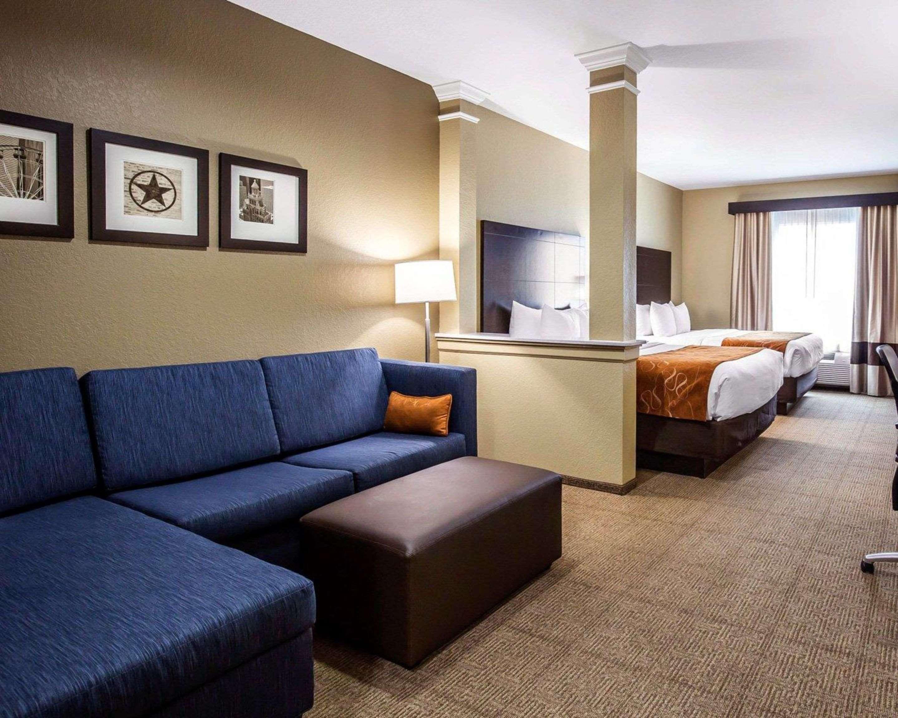 คอมฟอร์ต สวีท นอร์ทเวสต์ - ไซ - แฟร์ Hotel ไซเปรส ภายนอก รูปภาพ