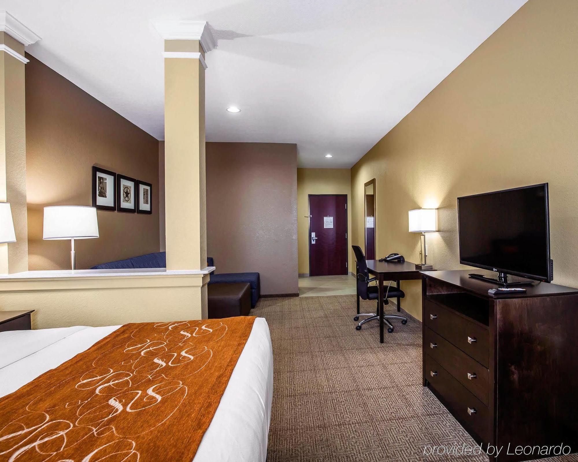 คอมฟอร์ต สวีท นอร์ทเวสต์ - ไซ - แฟร์ Hotel ไซเปรส ภายนอก รูปภาพ